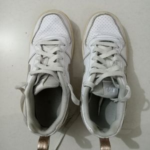 Boy shoe